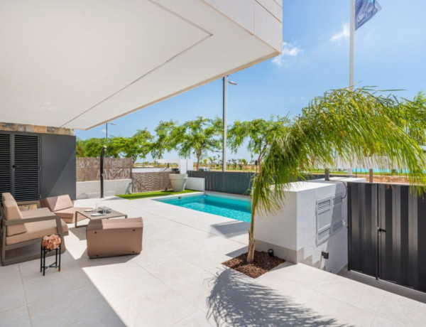 Detached villa for sale in Los Alcázares , Los Alcázares thumbnail 2