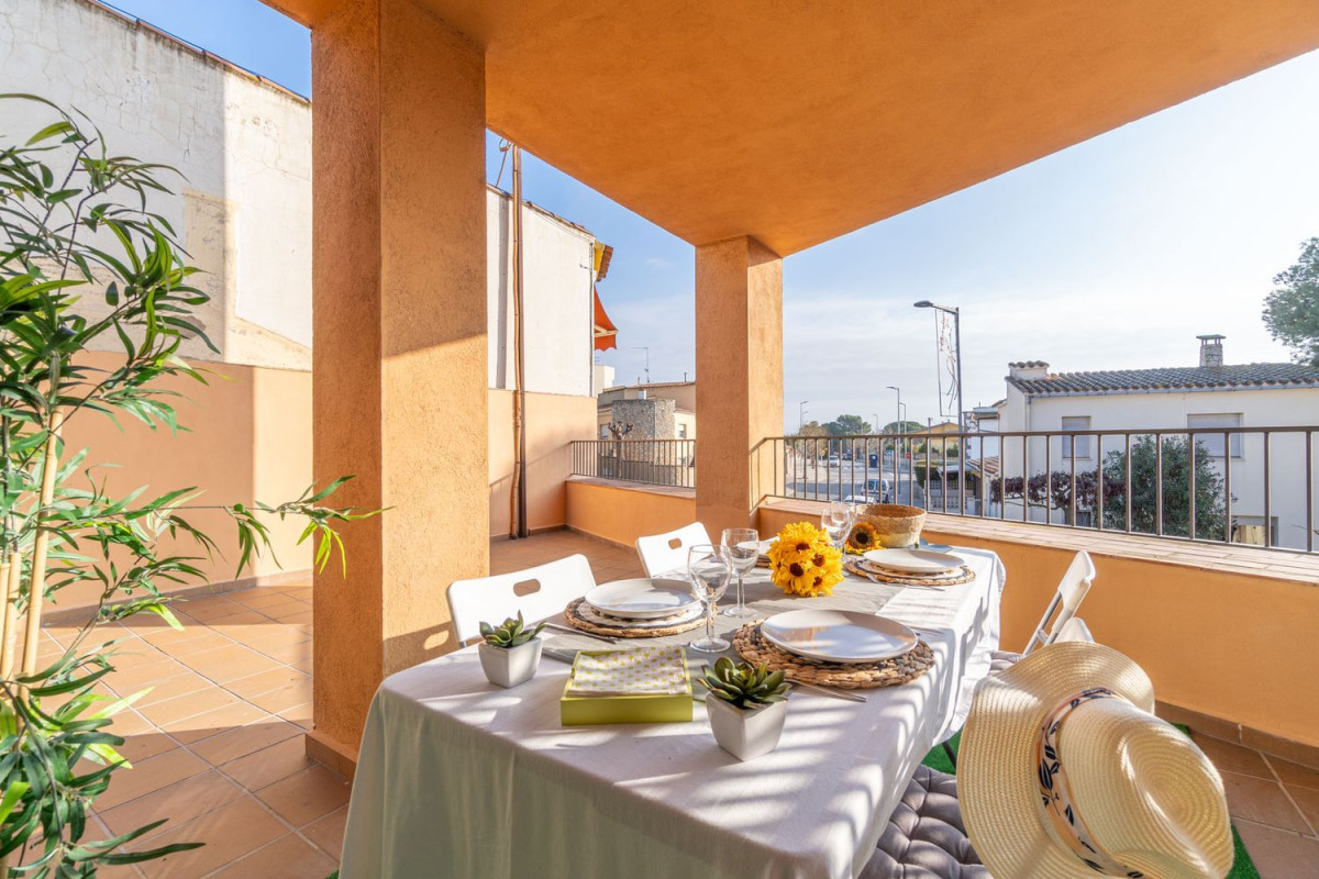 Продажа квартиры на Avenida de Girona, 54, Л'Эскала
photo 1