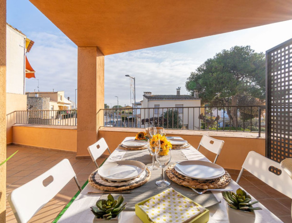 Piso en venta en  Avenida de Girona, 54, L'Escala photo 4