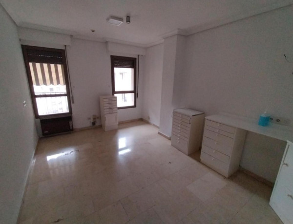 Piso en venta en Avenida del Gran Capitán, Distrito Centro - Casco Histórico thumbnail 2