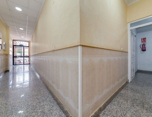 First floor for sale in Centro , Torrevieja thumbnail 2
