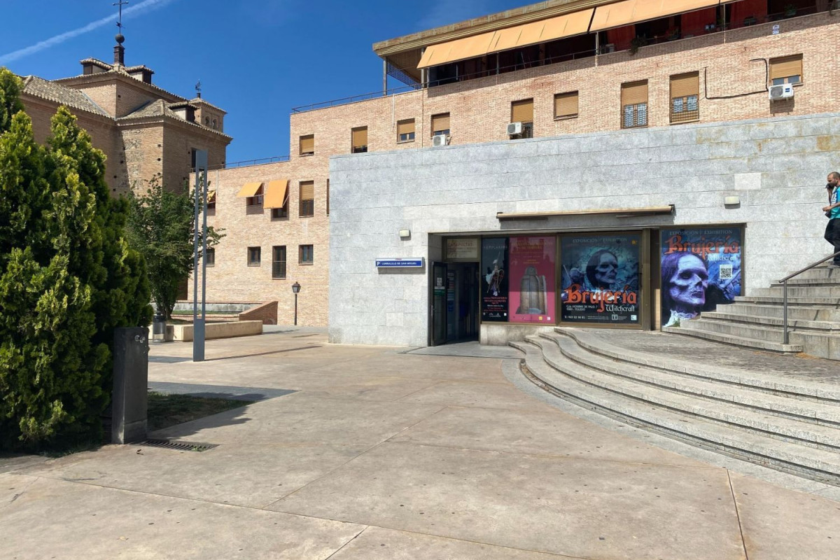 Garage sale at  Cuesta de los Capuchinos , Historic Center District photo 4