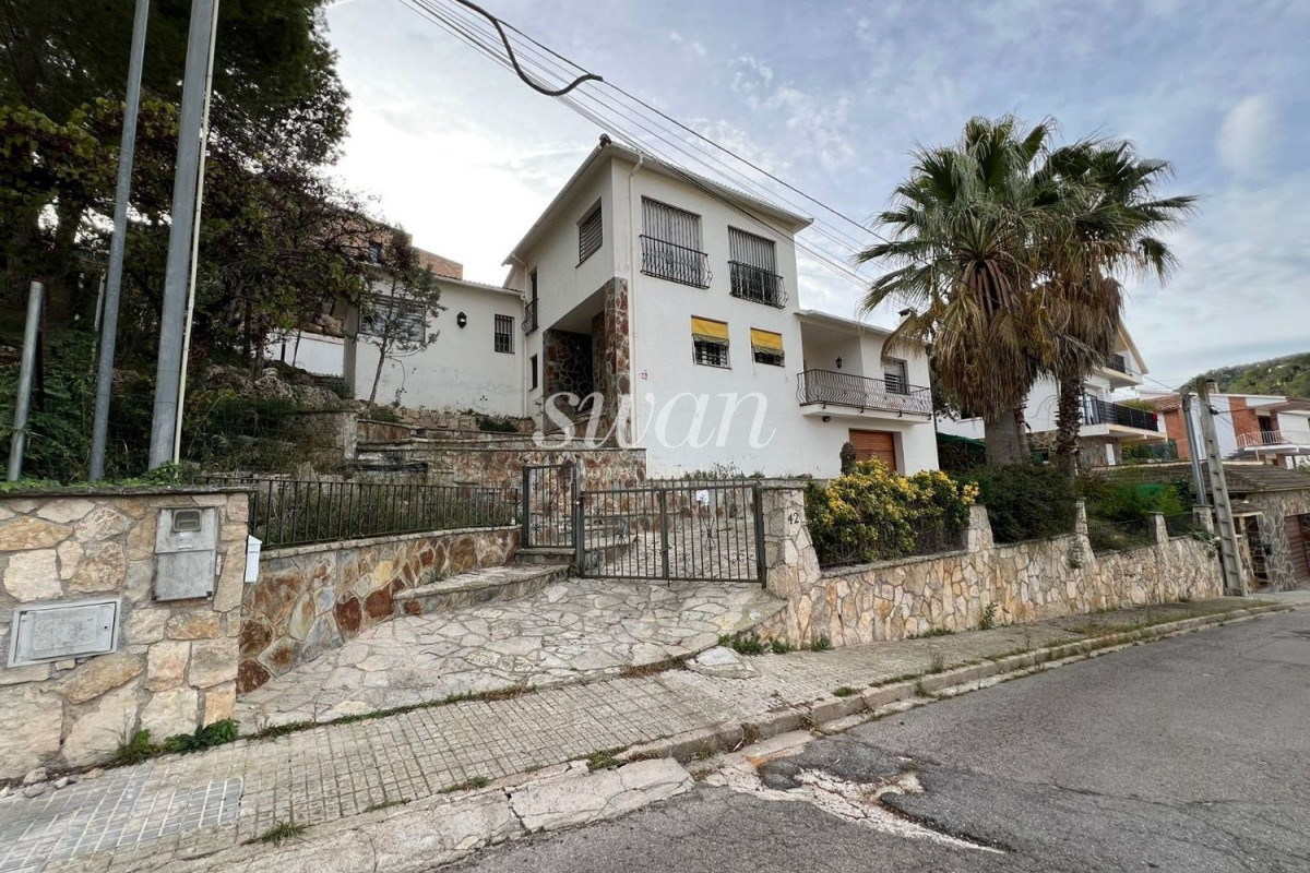 Casa o chalet independiente en venta en calle Manuel de Falla, Vallirana
photo 3