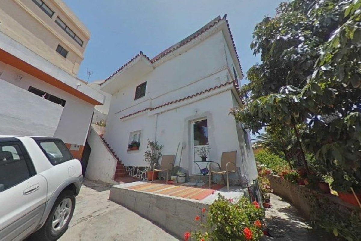 Sprzedaż parteru w Calle el Almendro, San Cristóbal de la Laguna
photo 1