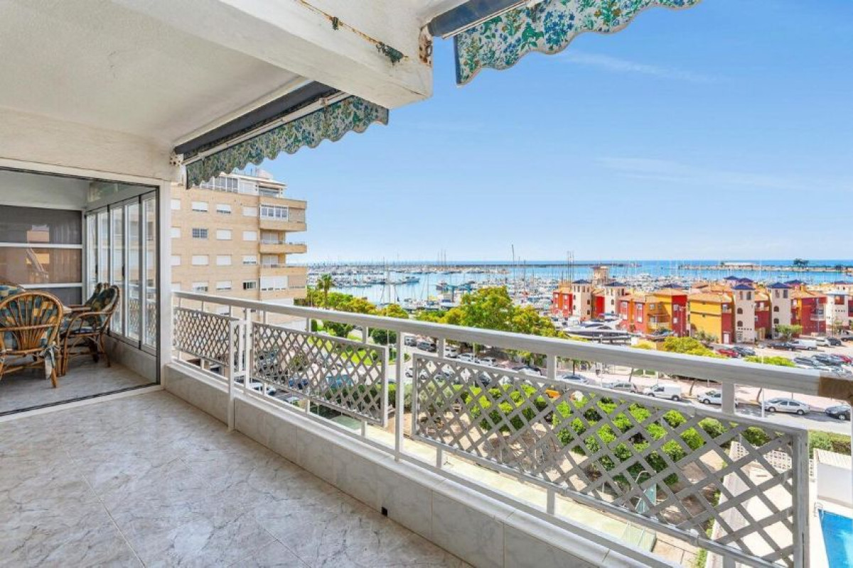 Venta de bajo en Centro, Torrevieja
photo 1