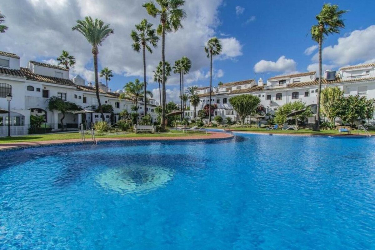 Sprzedaż szeregowego domku w Estepona Pueblo , Estepona photo 3