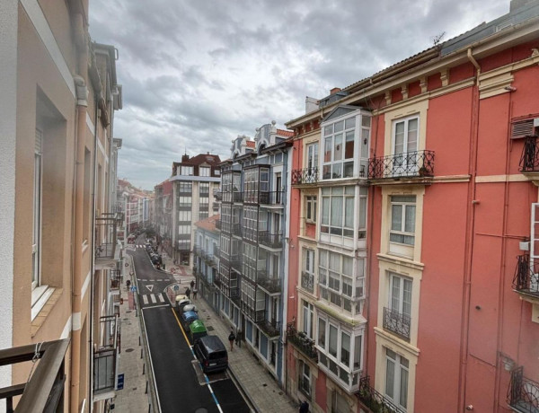 Piso en venta en Calle Cardenal Cisneros, Santander thumbnail 1