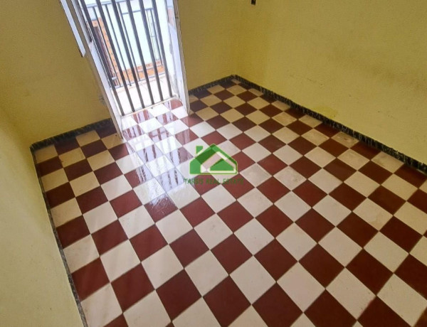 Bajo en venta en  Almonte , Almonte photo 1