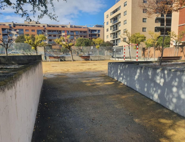 Продажа квартиры в  Calle Ibón de Catieras, Zaragoza photo 3