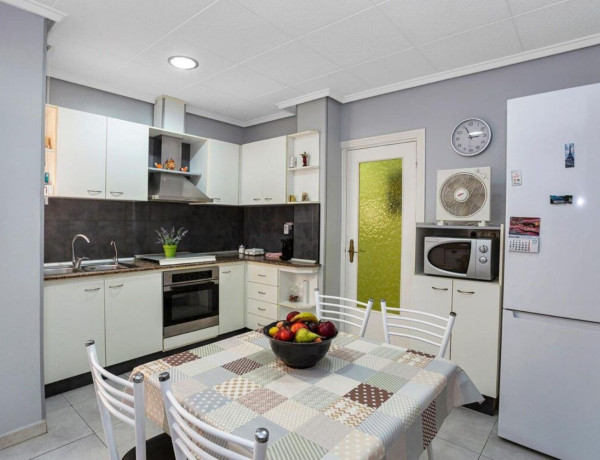 First floor for sale in Playa del Cura , Torrevieja thumbnail 2