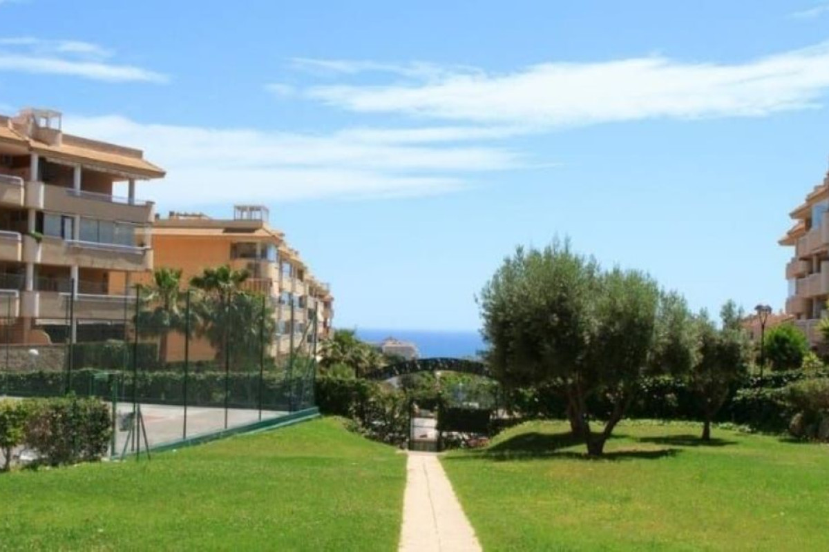 Продажа квартиры на Calle el Roble s/n, Фуэнхирола
 photo 2