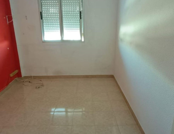 Piso en venta en Calle Herberos, Dos Hermanas thumbnail 2