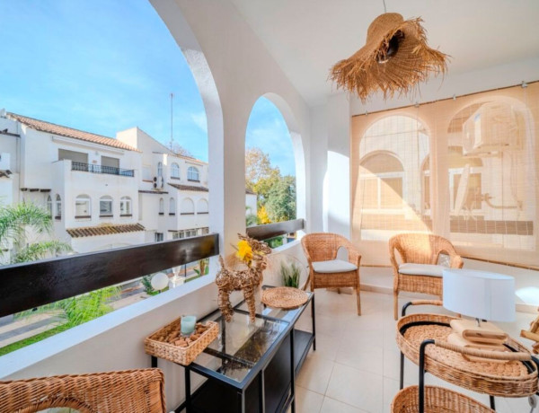 First floor for sale in El Acequión - Los Náufragos , Torrevieja photo 1