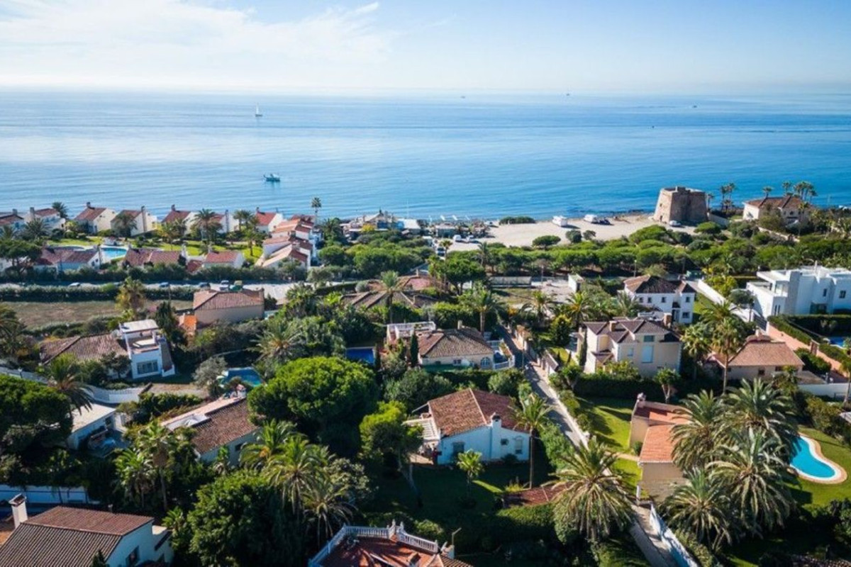 Venta de chalet independiente en Elviria-Cabopino, Marbella
 photo 2
