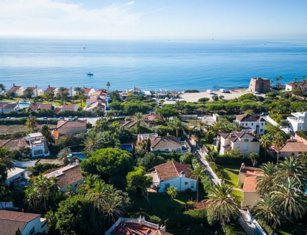 Chalet independiente en venta en  Elviria-Cabopino , Marbella photo 2