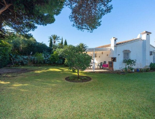 Chalet independiente en venta en  Elviria-Cabopino , Marbella photo 3