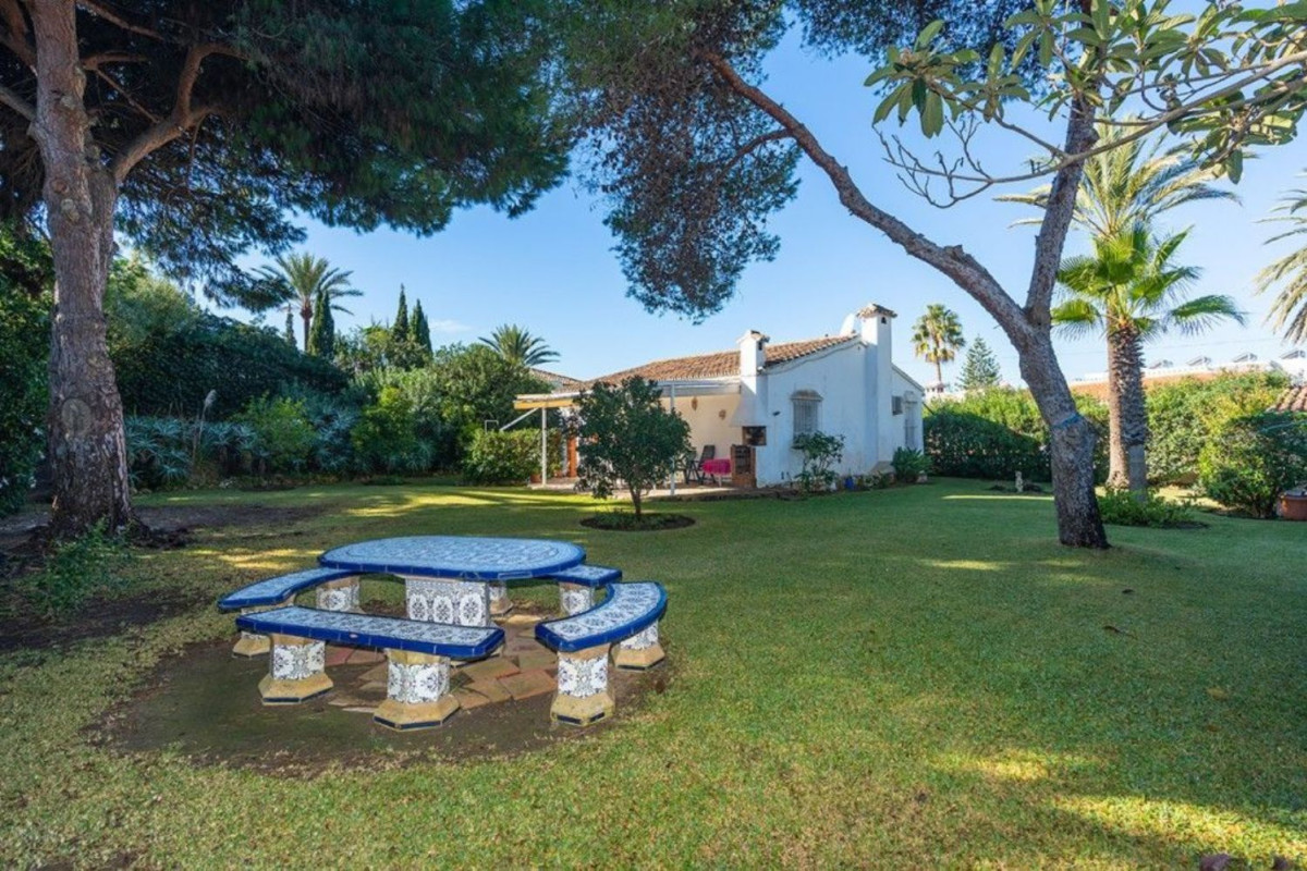 Venta de chalet independiente en Elviria-Cabopino, Marbella
 photo 4