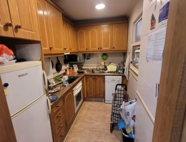 First floor for sale in Calle Concordia, Torrevieja thumbnail 1