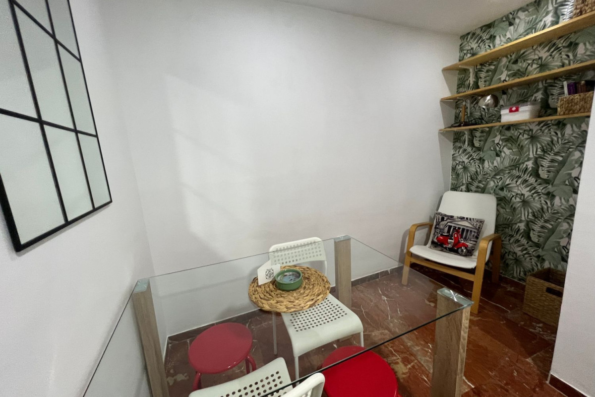 Sale of apartment in Calle Osario, Centro District - Historical Center
 photo 3
