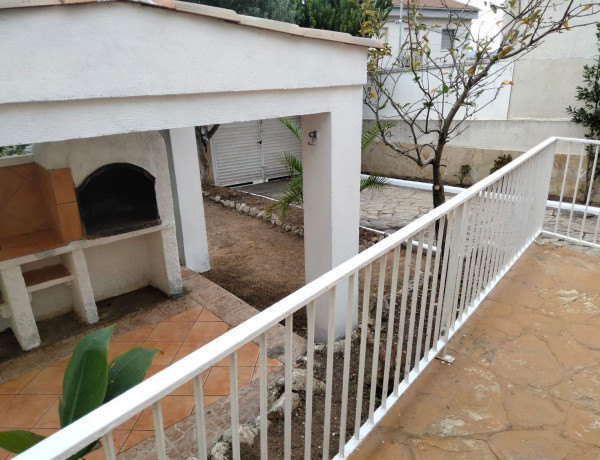 Коттедж на продажу в  ANTONIO MACHADO, 41, Vilanova i la Geltrú photo 2