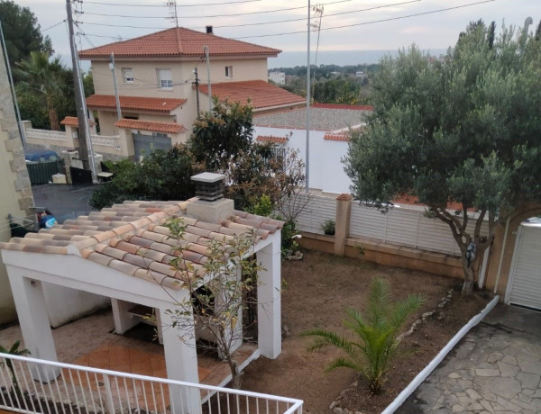 Коттедж на продажу в  ANTONIO MACHADO, 41, Vilanova i la Geltrú photo 3
