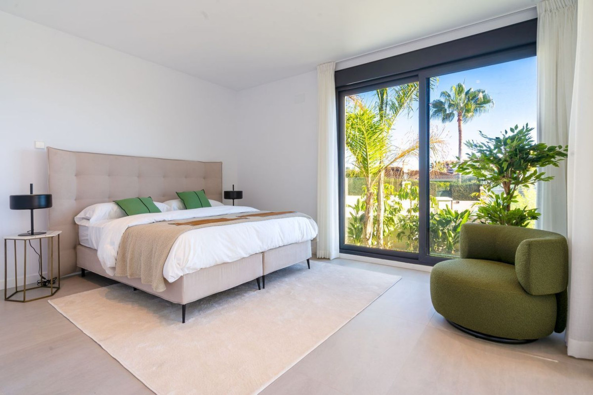 Venta de chalet independiente en Elviria-Cabopino, Marbella
photo 4