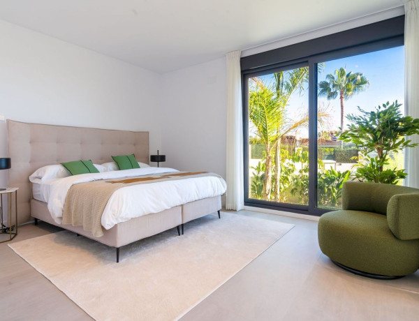 Chalet independiente en venta en  Elviria-Cabopino , Marbella photo 4