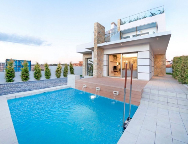 Detached villa for sale in Los Alcázares , Los Alcázares photo 1