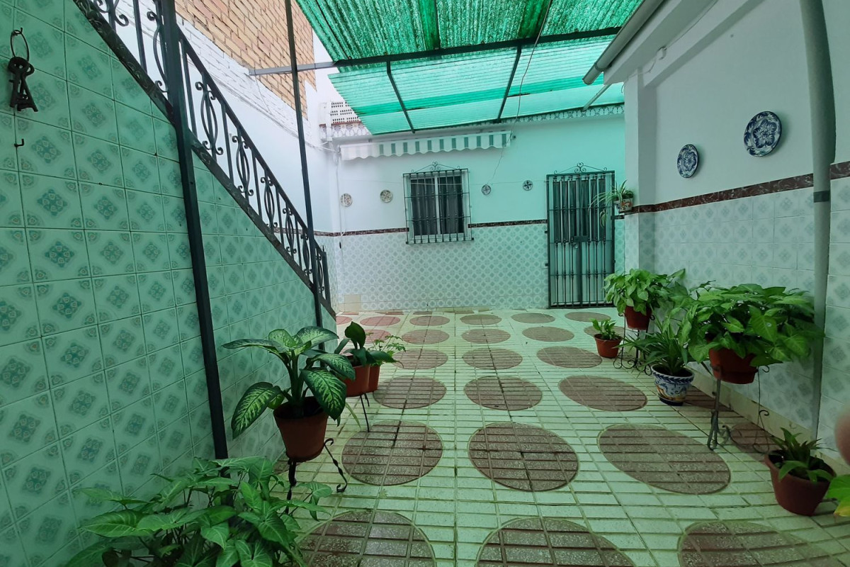 Продажа таунхауса в Urb. IBARBURU , Дос Германаc photo 3