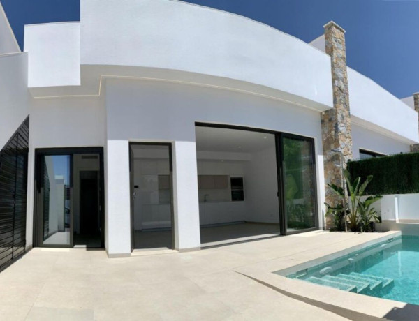 Chalet independiente en venta en  Las Lomas del Rame-Bahía Bella , Los Alcázares photo 2