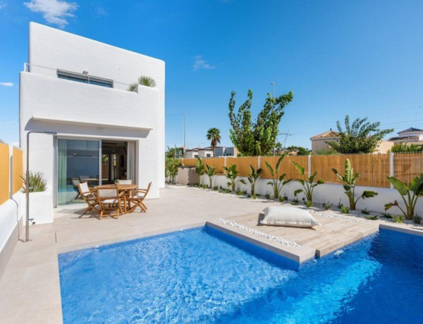 Chalet independiente en venta en  Las Lomas del Rame-Bahía Bella , Los Alcázares photo 1