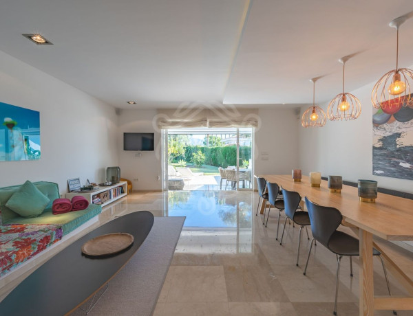 Таунхаус на продажу в  Peñablanaca s/n , Marbella photo 4
