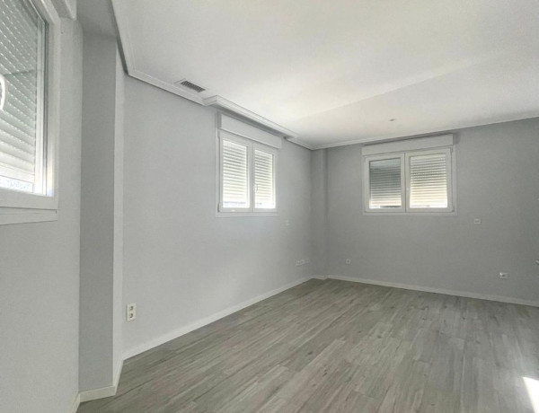 Bajo en venta en  Calle Ciudad Jardín, 17 , San Vicente del Raspeig photo 3