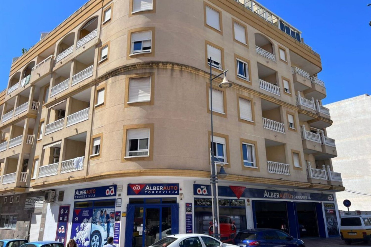 Venta de bajo en Centro, Torrevieja
 photo 2