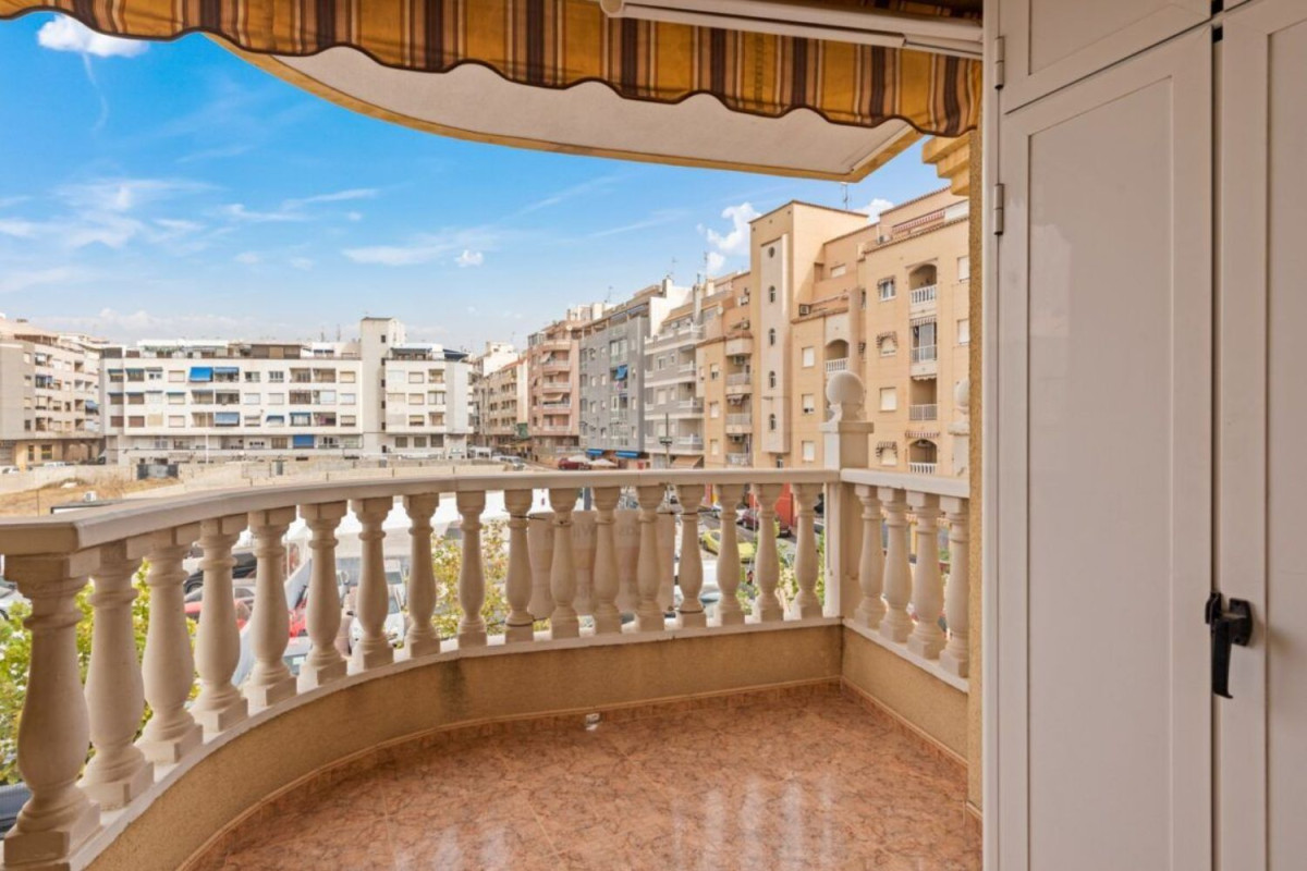 Venta de bajo en Centro, Torrevieja
 photo 3