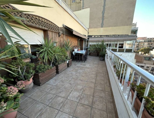 Bajo en venta en  Calle del General Weyler, Badalona photo 1