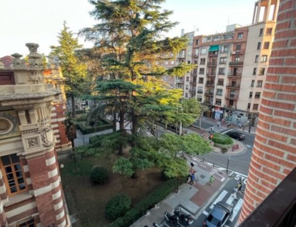 Piso en venta en  Calle Capitán Gaona / AVDA DE LA PAZ, Logroño photo 1
