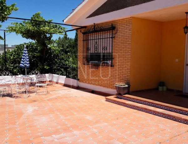 Chalet independiente en venta en Calle Pablo Neruda, La Zubia thumbnail 2