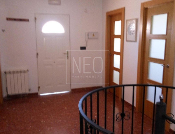 Chalet independiente en venta en  Calle Pablo Neruda, La Zubia photo 4