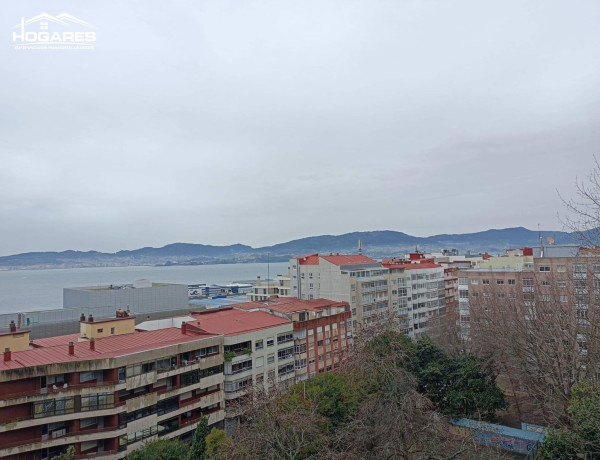 Продажа первого этажа в  Calle de Pi y Margall, Vigo photo 1