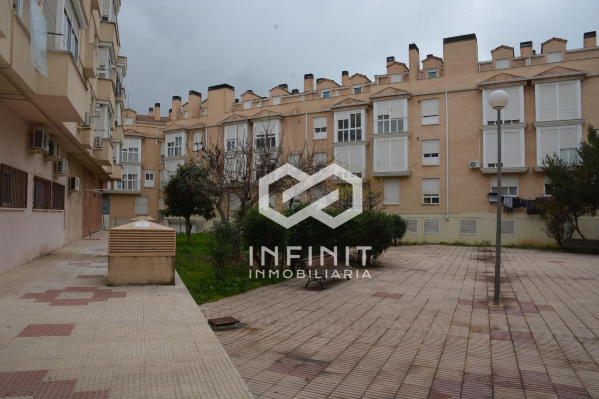 Duplex sale in , Azuqueca de Henares photo 2