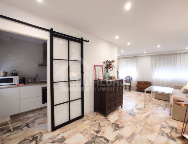 Продажа квартиры в Ciudad Jardín , Distrito Ciudad Jardín thumbnail 2