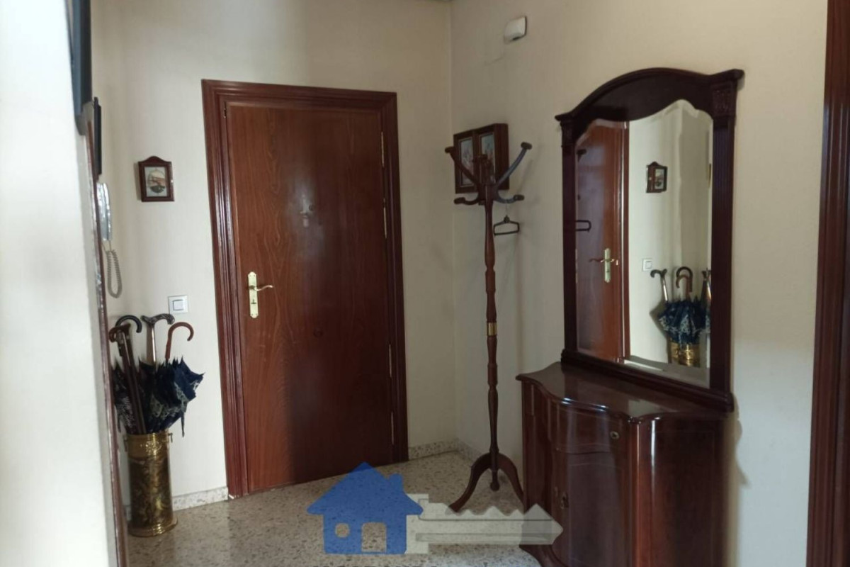 Venta de piso en Avenida los Pinos, Montequinto
photo 2
