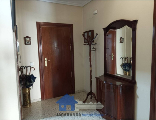 Piso en venta en Avenida los Pinos, Montequinto thumbnail 1