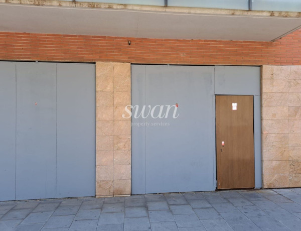 Local en venta en carretera Reial photo 1