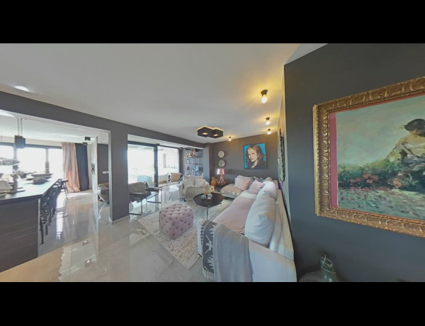 Piso en venta en Av. Condes de San Isidro, Fuengirola photo 1