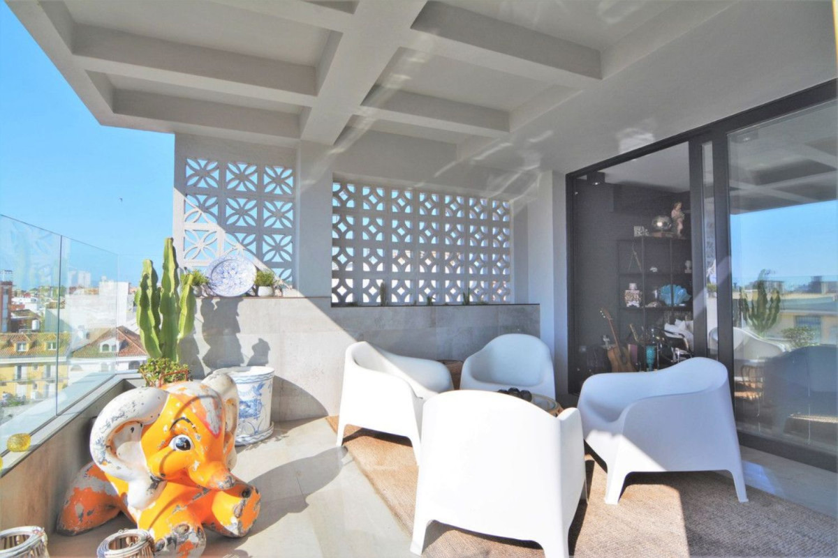 Продажа квартиры на Av. Condes de San Isidro, Фуэнхирола
photo 3