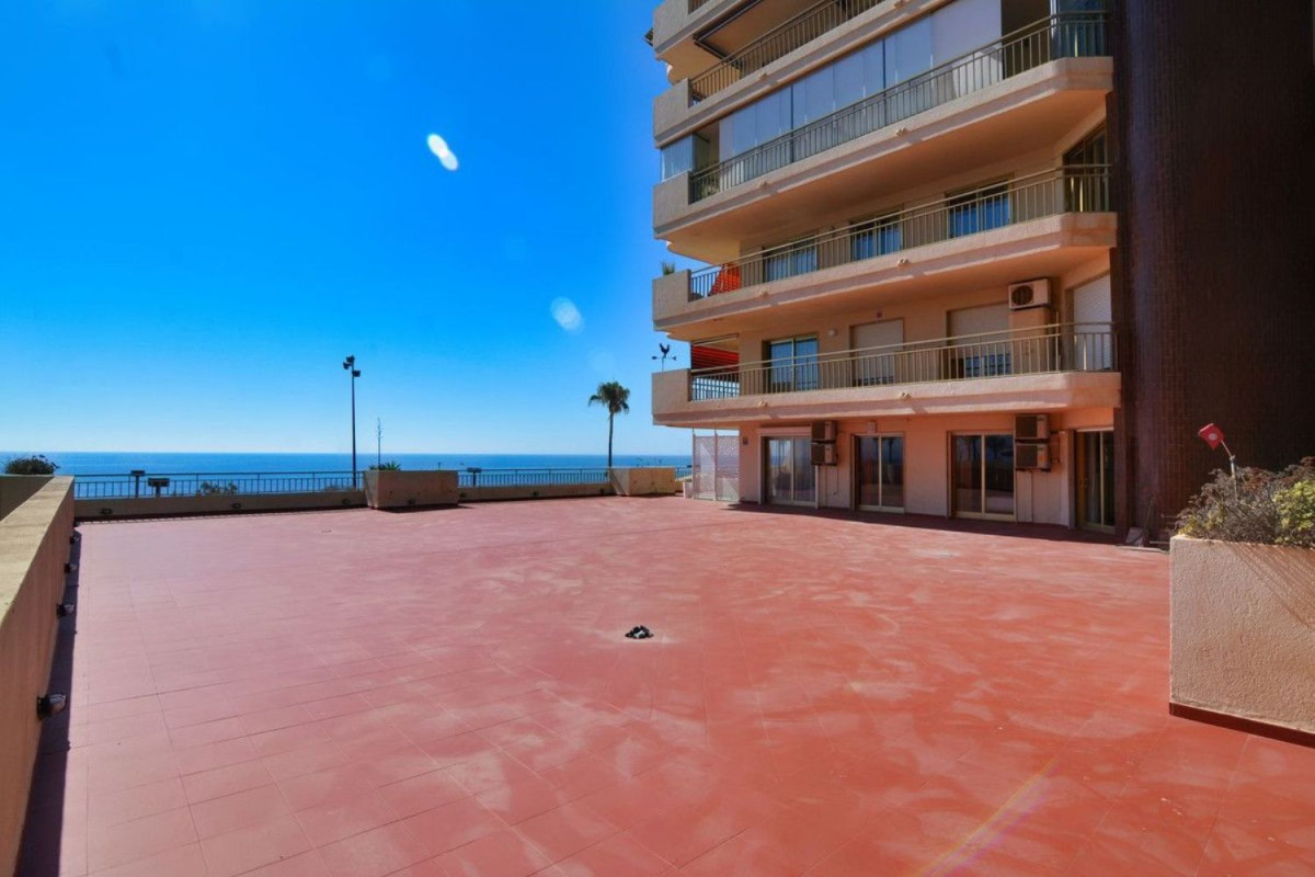 Продажа квартиры на Paseo Marítimo Rey de España, Фуэнхирола
photo 4