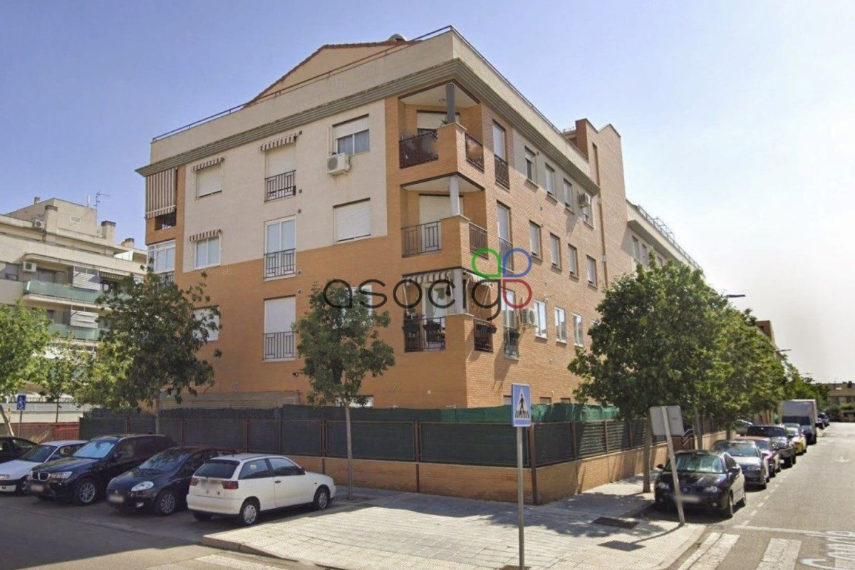 Продажа квартиры на Calle Carmen Conde, Азукека-де-Энарес
photo 1