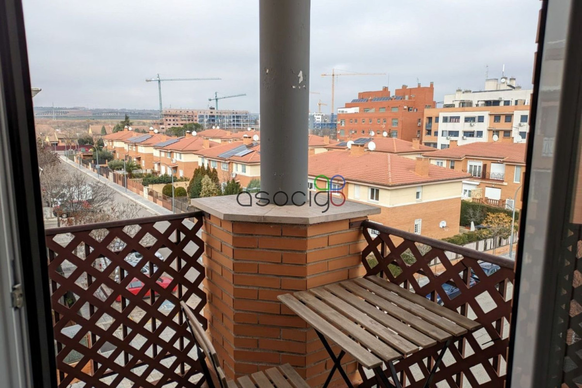 Продажа квартиры на Calle Carmen Conde, Азукека-де-Энарес
photo 4